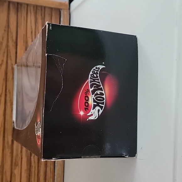 Hot Wheels 1:18 Scale BMW Z8 BOXED COLLECTIBLE TOY CAR - Picture 5 of 7